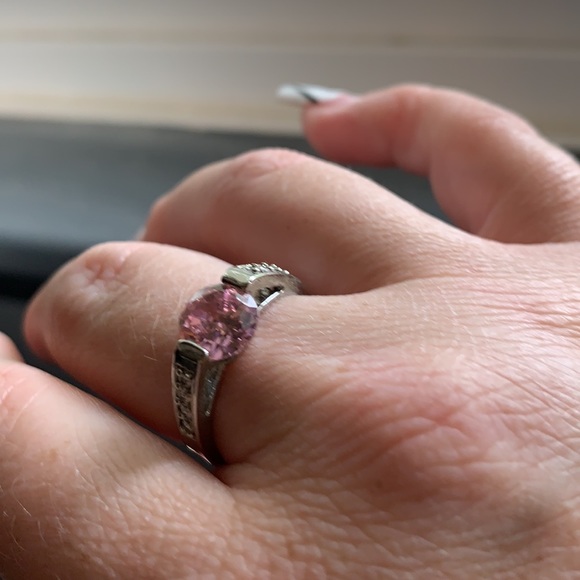Pink ring - Picture 2 of 2